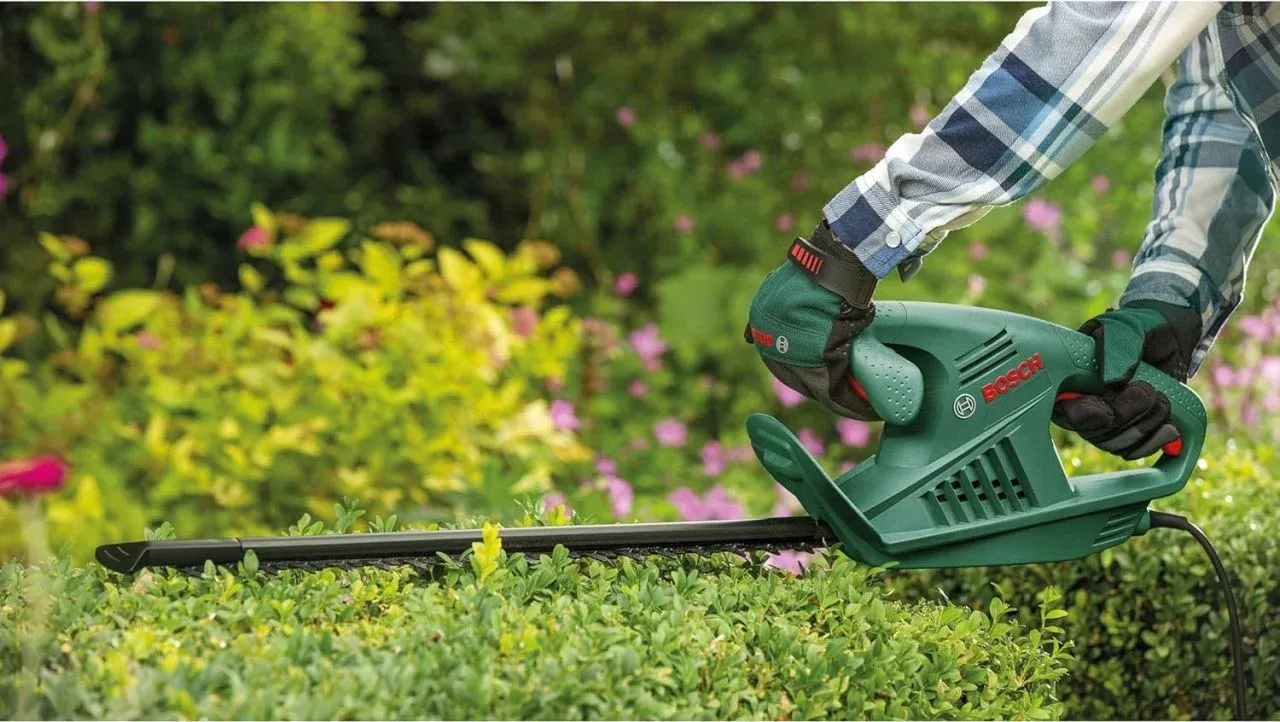 BOSCH ÇİT KESME MAKİNELERİ: Estetik ve Düzenli Bahçeler İçin İdeal Çözümler